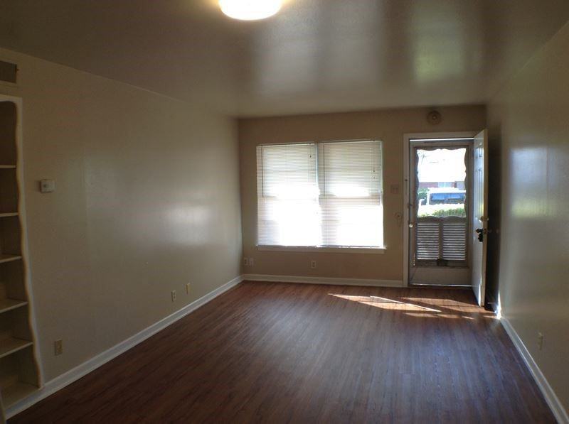 205 Sunnyland Dr - Photo 3 of 7