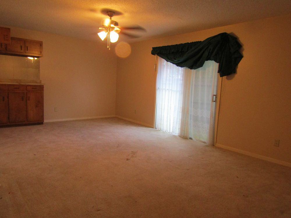 6205 Darnell Ave - Photo 3 of 4