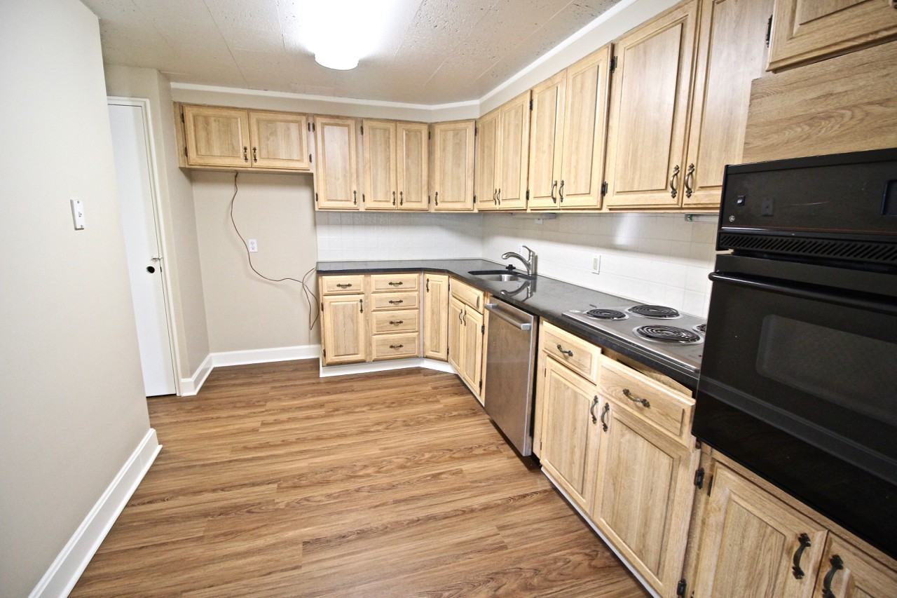 221 W 49th St - Photo 2 of 45