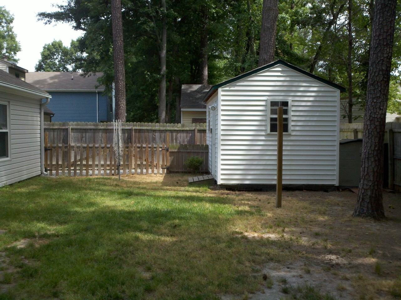 1002 Cherry Creek Dr - Photo 2 of 3