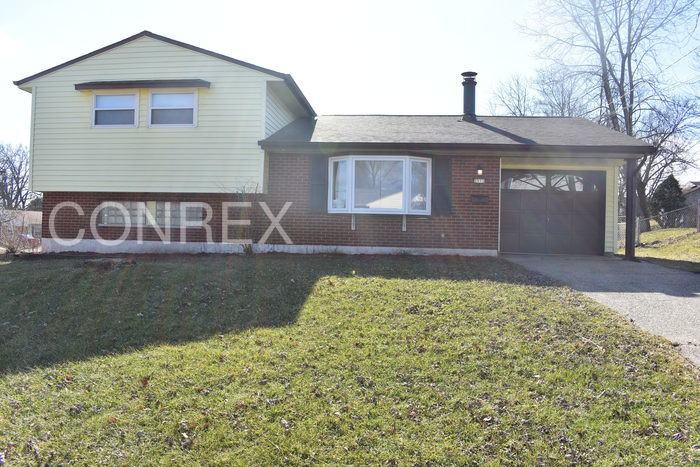 2571 Bracebridge Dr - Photo 2 of 2