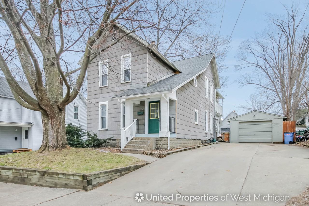 1514 Forrest Ave NE 2, Grand Rapids, MI 49505 2 Bedroom House for Rent