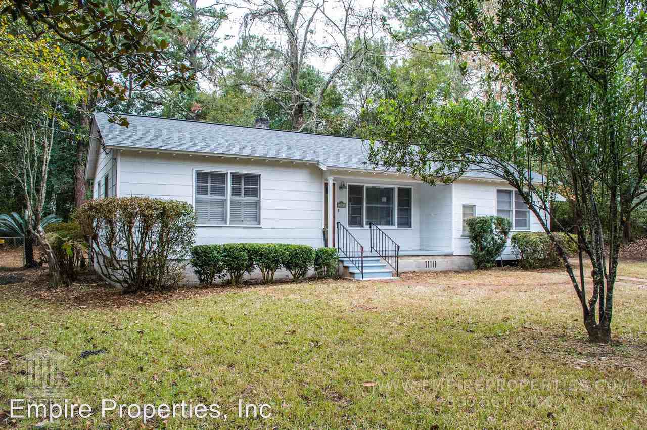 1204 Carraway St - Photo 3 of 32