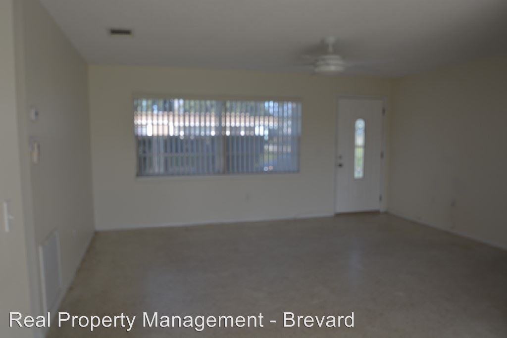 621 Plymouth St - Photo 2 of 10