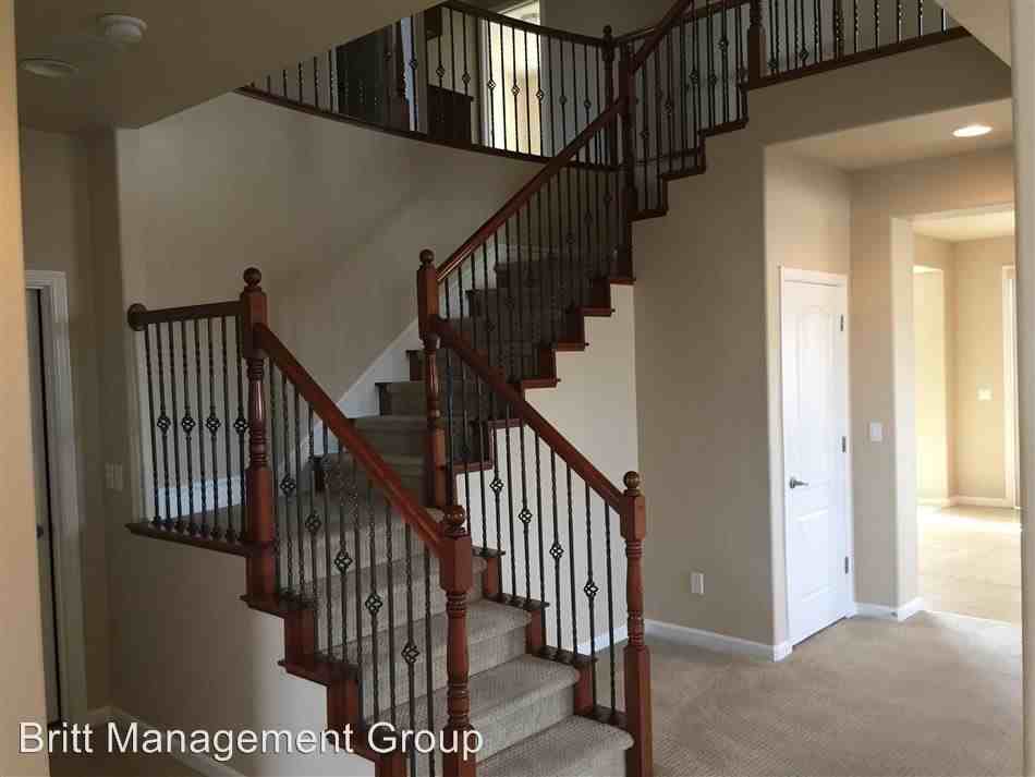 3595 Socrates Dr - Photo 3 of 11