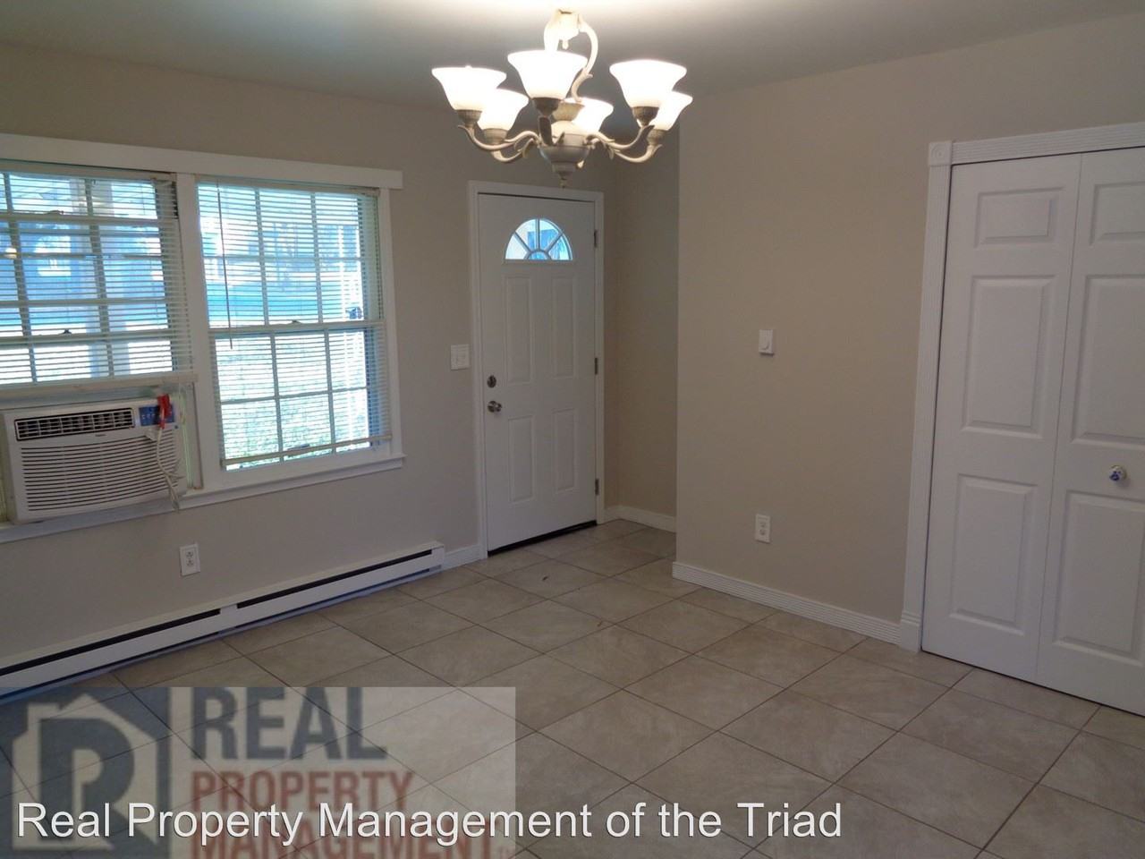 1015 Claremont Ave NE - Photo 2 of 14