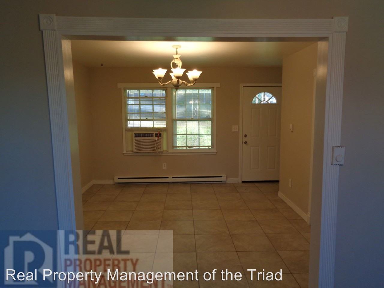 1015 Claremont Ave NE - Photo 3 of 14