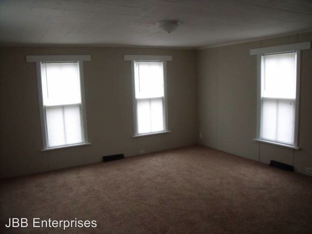 519 Main St - Photo 2 of 8