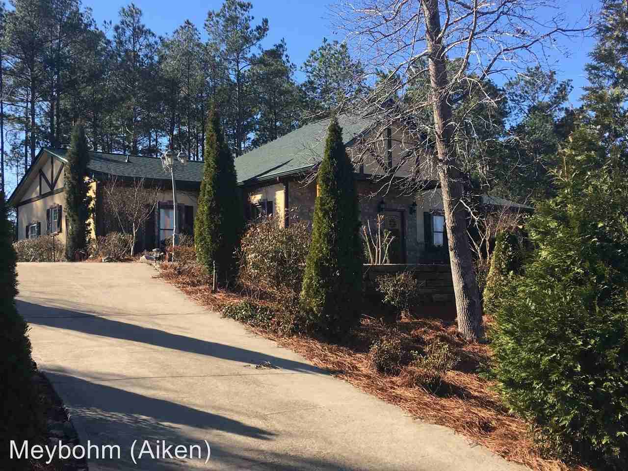 2105 Columbia Hwy N - Photo 2 of 48