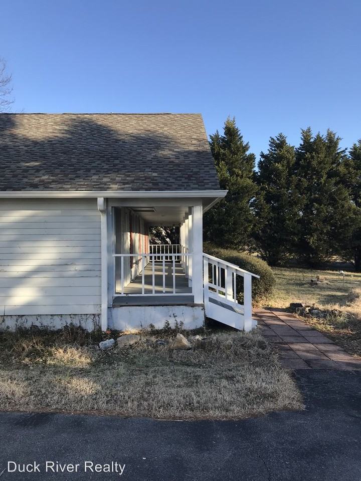 1733 Carters Creek Pike - Photo 2 of 15