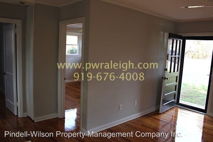 2224 Bernard St - Photo 3 of 12