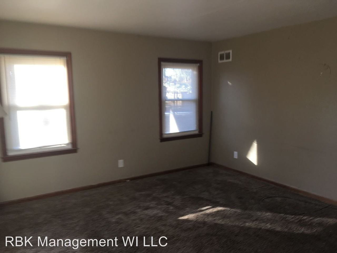 5747 N 40th St - Photo 2 of 4