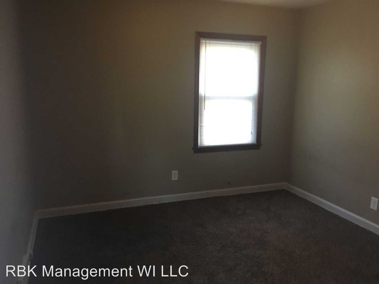 5747 N 40th St - Photo 3 of 4