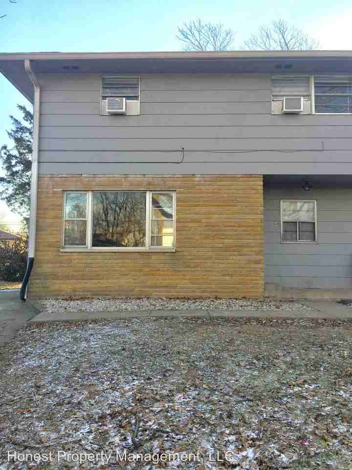 839 Riverside Drive - Photo 3 of 28