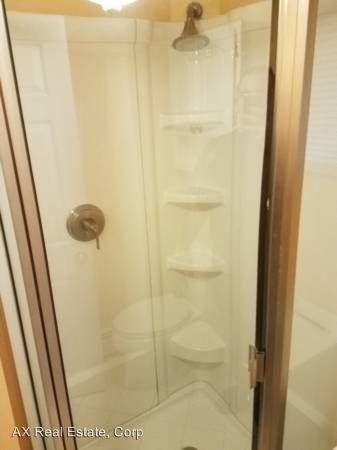 545 Westbrook Dr - Photo 2 of 8