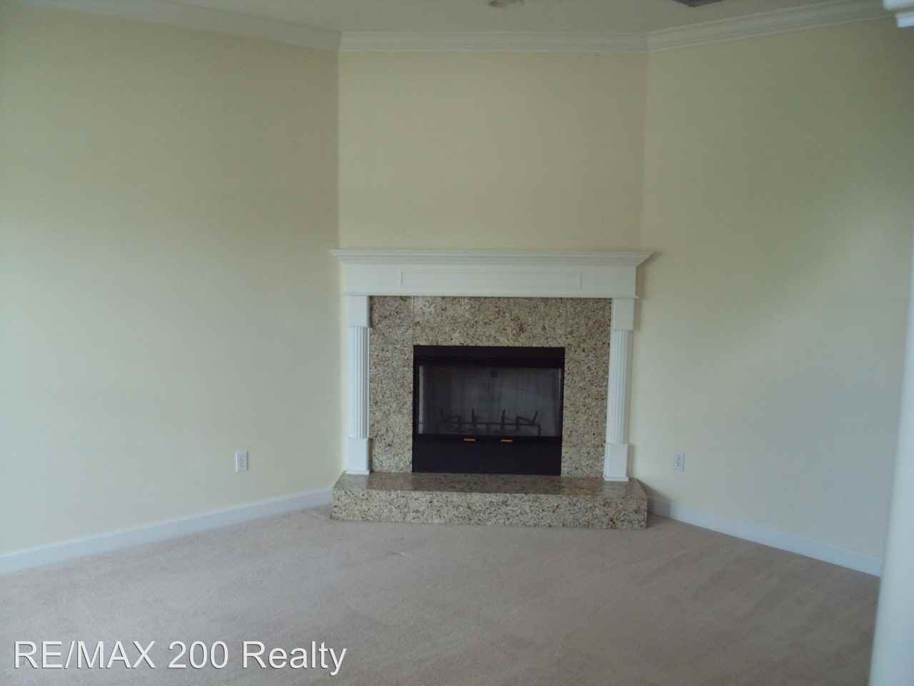 2425 Orsota Cir - Photo 2 of 12