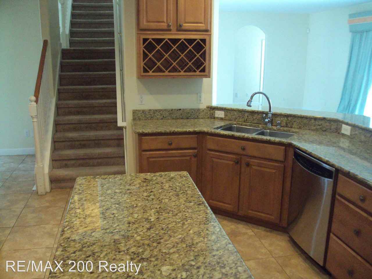 2425 Orsota Cir - Photo 3 of 12