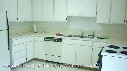 9530 SW 91st Ave - Photo 3 of 12