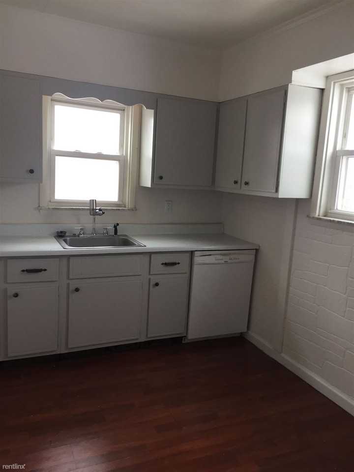213 Pross St - Photo 3 of 7