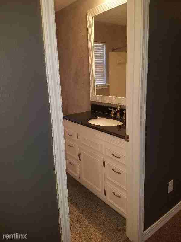 3012 Autumn Ridge Dr - Photo 3 of 9