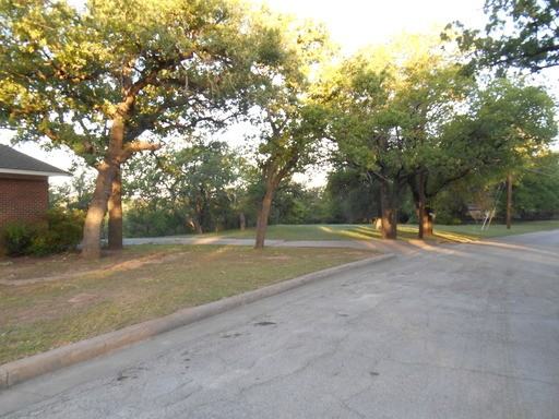 716 Morningside Dr - Photo 2 of 7