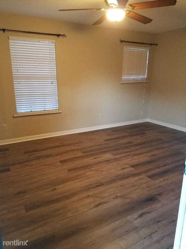 4037 Charleston Cir - Photo 2 of 7