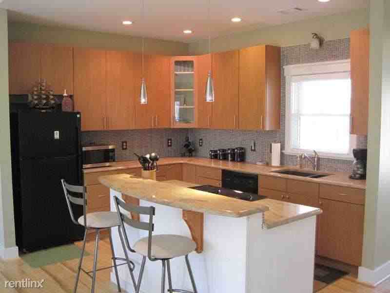 7075 Haw Creek Pl - Photo 3 of 12