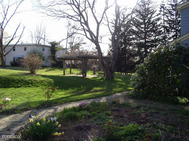 53 Mapleview Rd - Photo 3 of 6