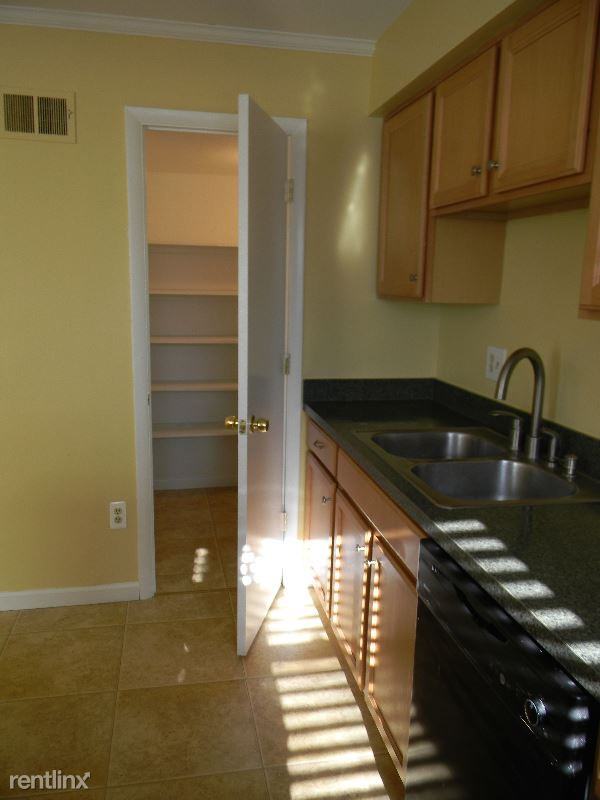 3395 Benbow Ct - Photo 2 of 11