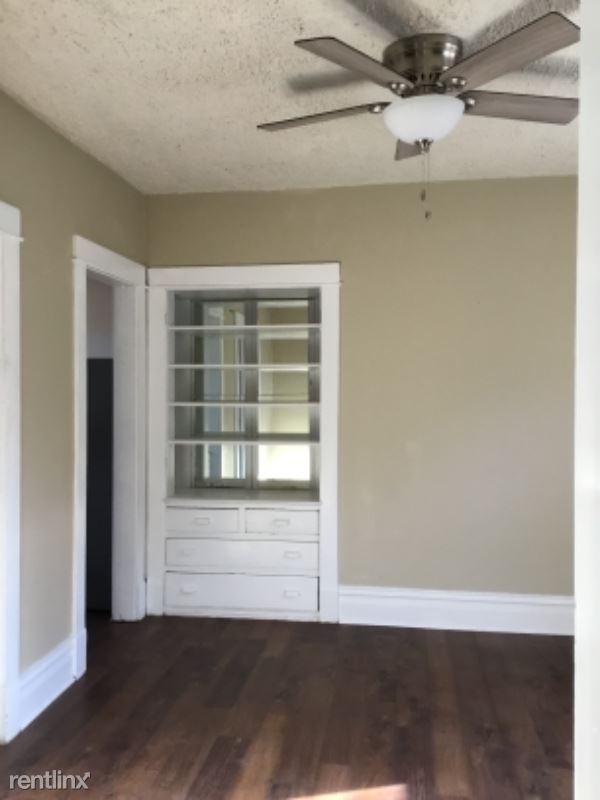 131 Tennyson Ct - Photo 2 of 19