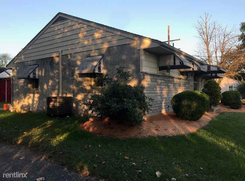 5921 Littlefield Ave - Photo 2 of 7