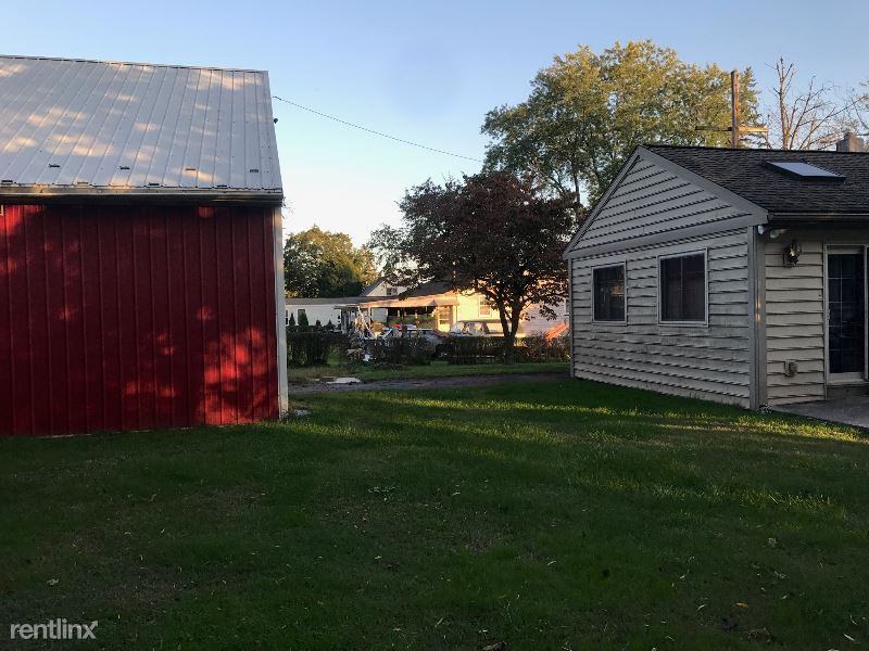 5921 Littlefield Ave - Photo 3 of 7