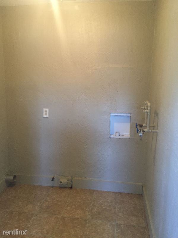 605 E Hughbert St - Photo 2 of 9