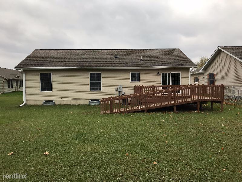 1035 Pfaff Pkwy - Photo 2 of 12