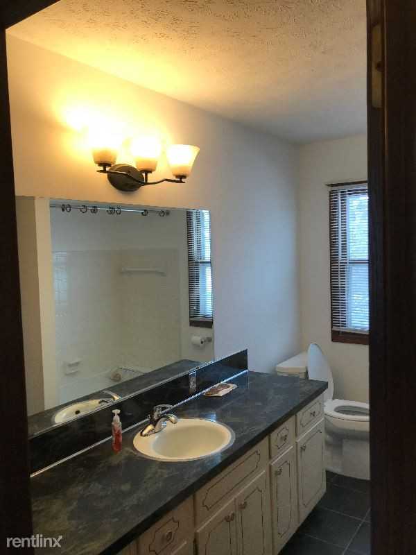 3184 Pinedale Dr SW - Photo 2 of 12