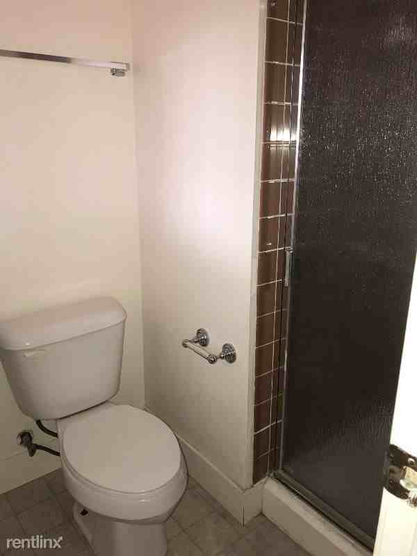 4901 Wayland Ave - Photo 3 of 16