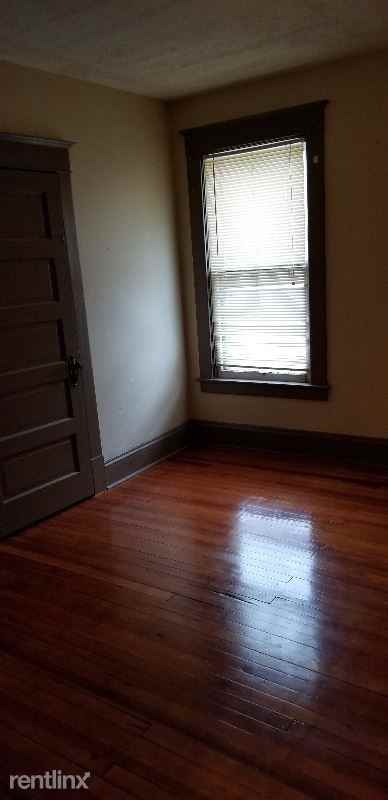 712 James St - Photo 2 of 6