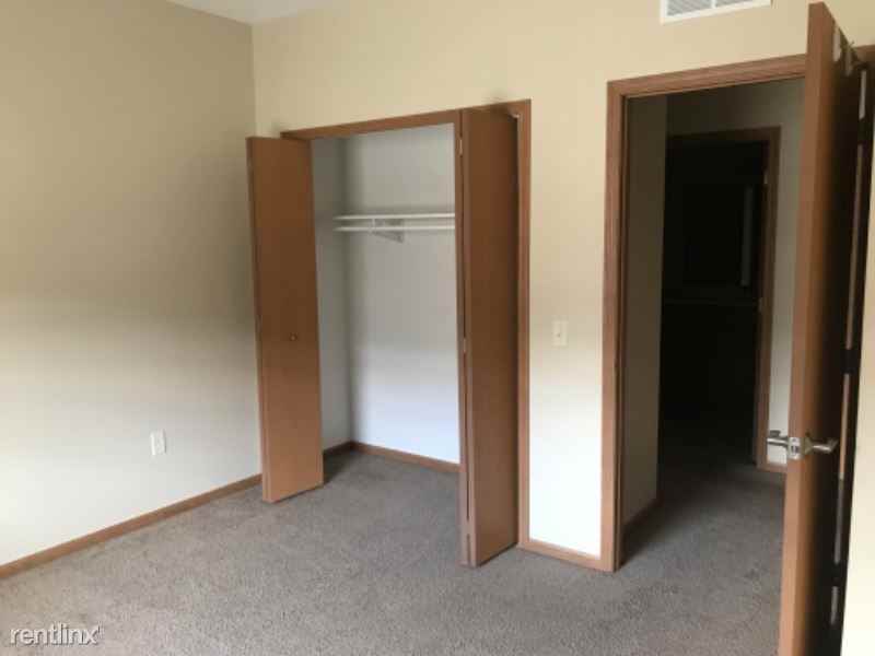 1061 Reimer Rd - Photo 3 of 15