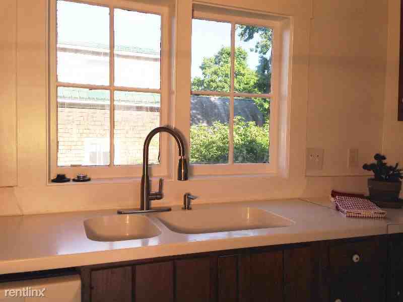 21 Plummer St - Photo 2 of 12