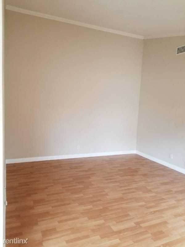 10615 Dogwood Way - Photo 3 of 7