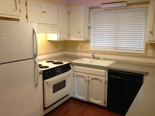 1620 NE Cochran Dr - Photo 2 of 11