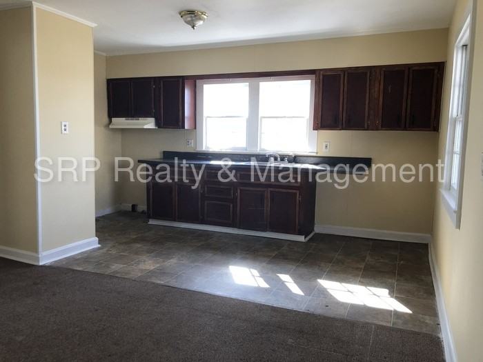1903 Flint Ln - Photo 2 of 8