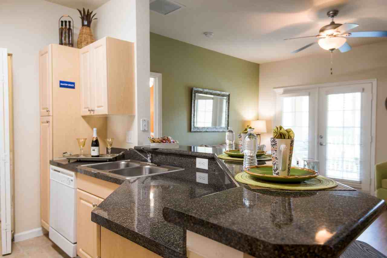 Citrus Tower - Photo 3 of 20