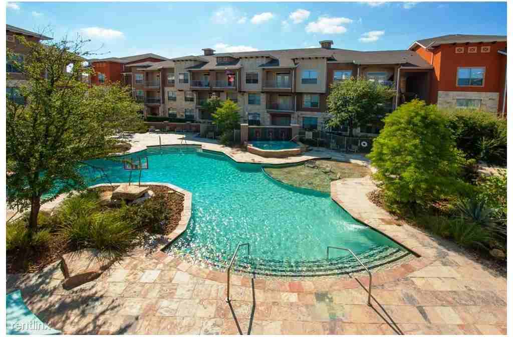 ARIUM Towne Lake - Photo 3 of 15