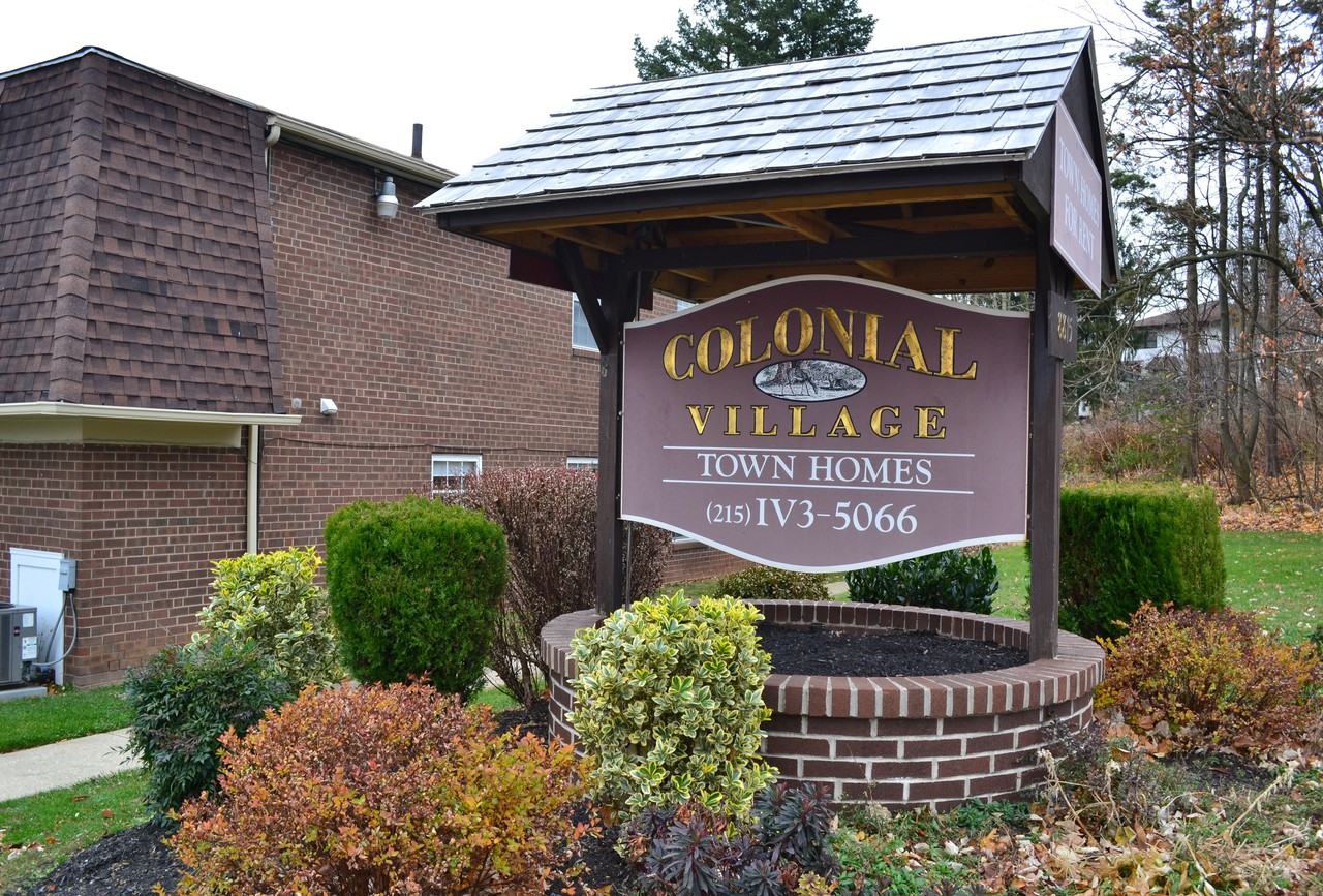 Colonial Village Townhomes - Photo 2 of 15