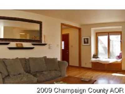 605 S Chicago Ave - Photo 2 of 8