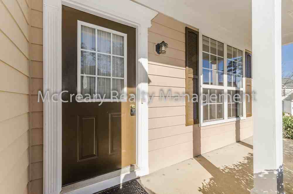 795 Weybourne Ct NE - Photo 2 of 21