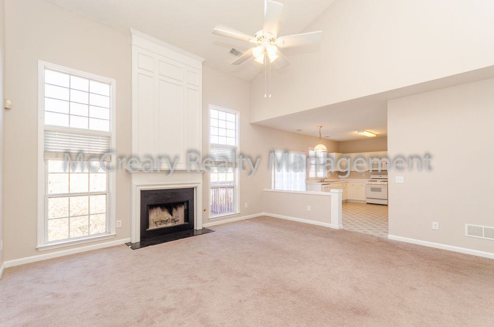 795 Weybourne Ct NE - Photo 3 of 21