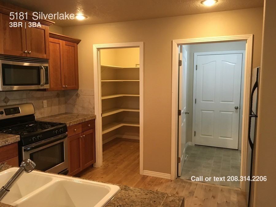 5181 W Silverlake Ln - Photo 3 of 21