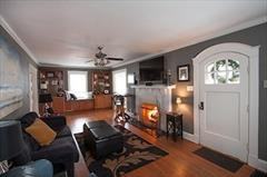 876 Tweed Ave - Photo 2 of 5